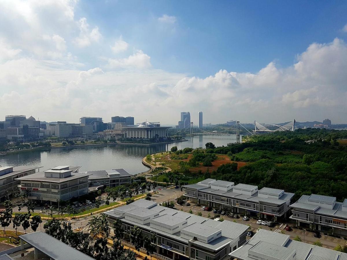 Ayer8 Lakeview 3 Pangsapuri