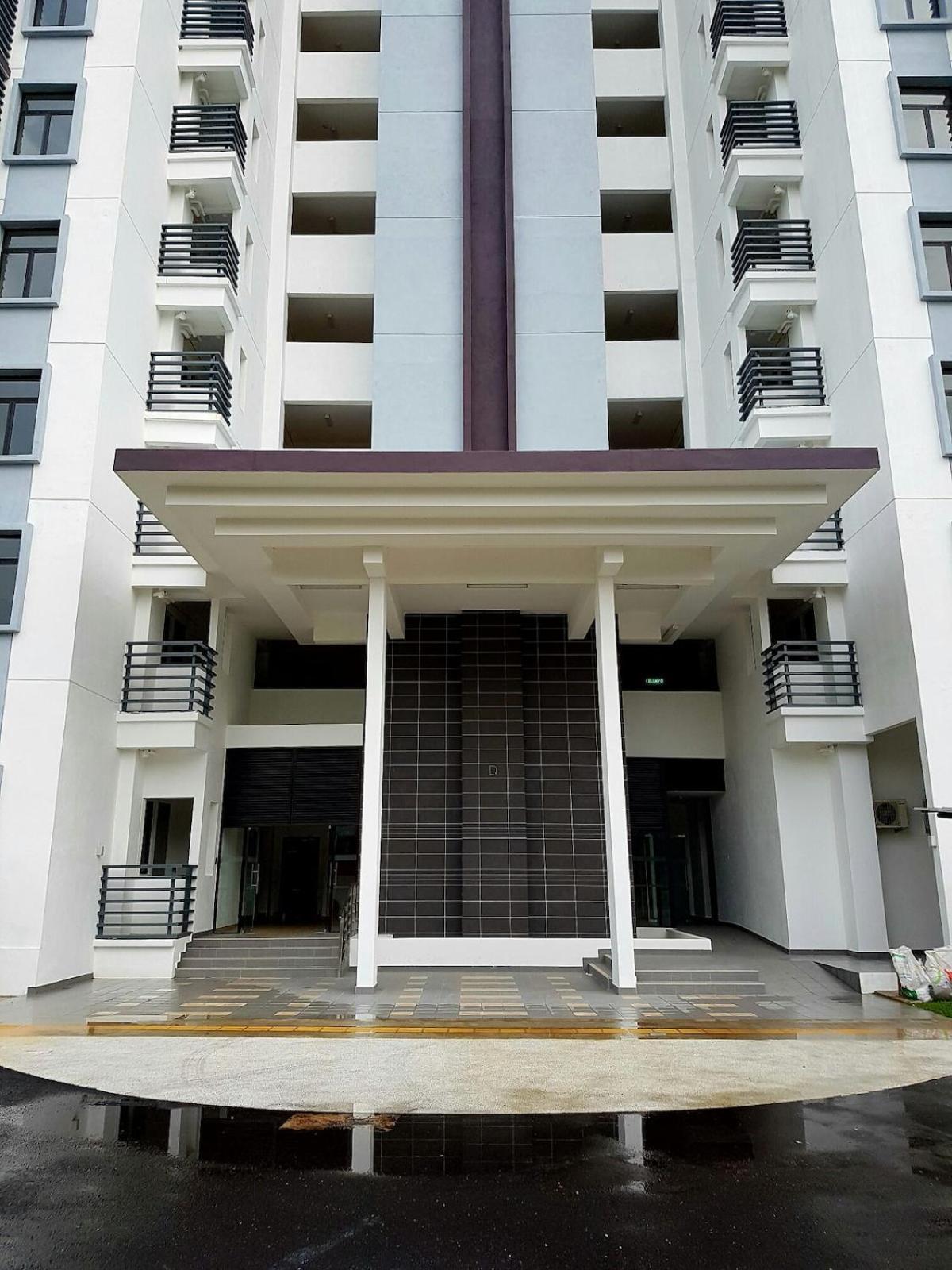 Pangsapuri Ayer8 Lakeview 3 *